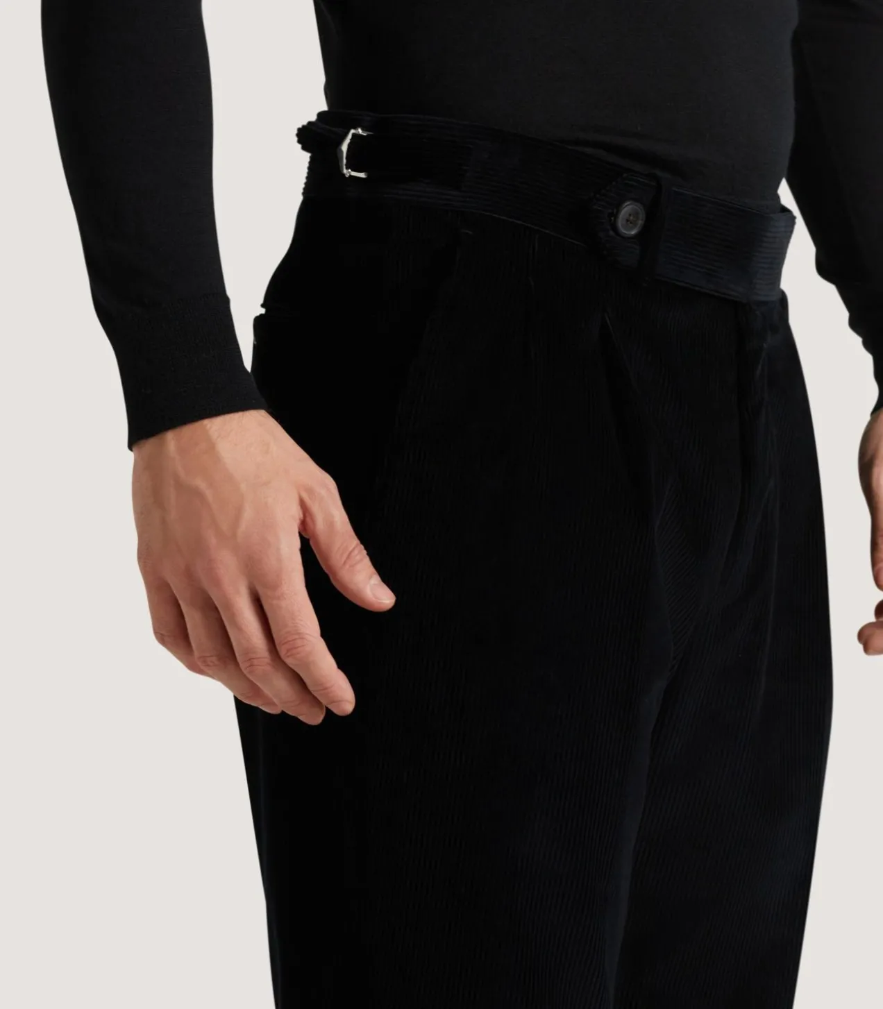 Men'S Side Buckle Trouser In Black